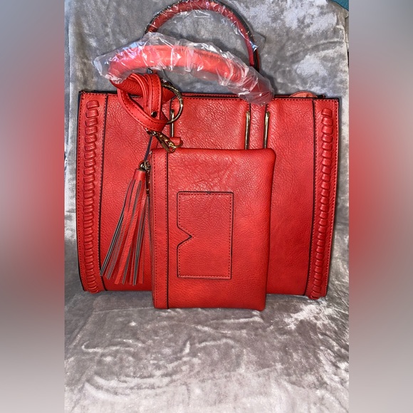 ✨Fashion Bag✨ Large Red Purse and matching wallet - Picture 3 of 3